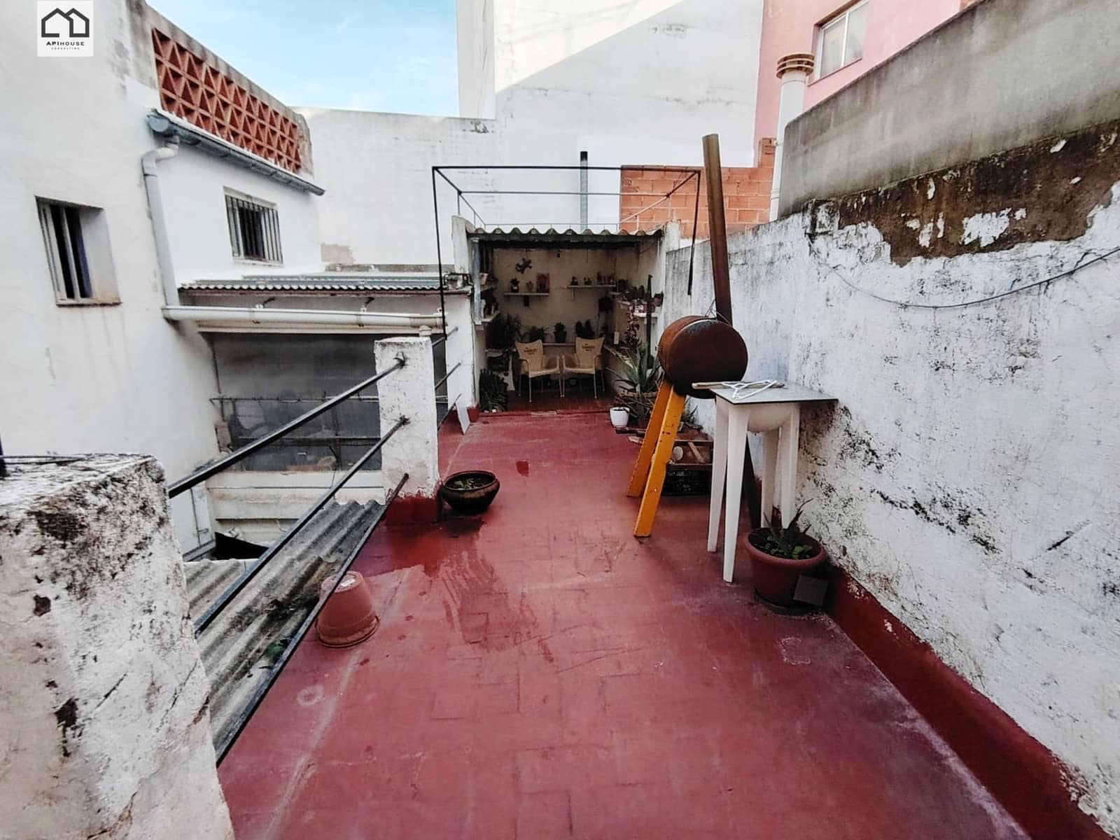 8 bedroom Apartment for sale in La Font de la Figuera - € 148,000 (Ref: 9506832)