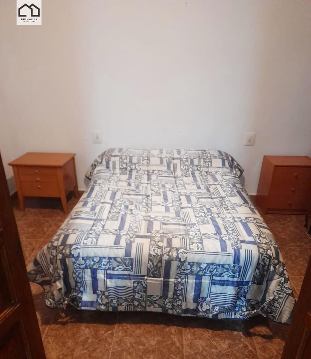 8 bedroom Apartment for sale in La Font de la Figuera - € 148,000 (Ref: 9506832)