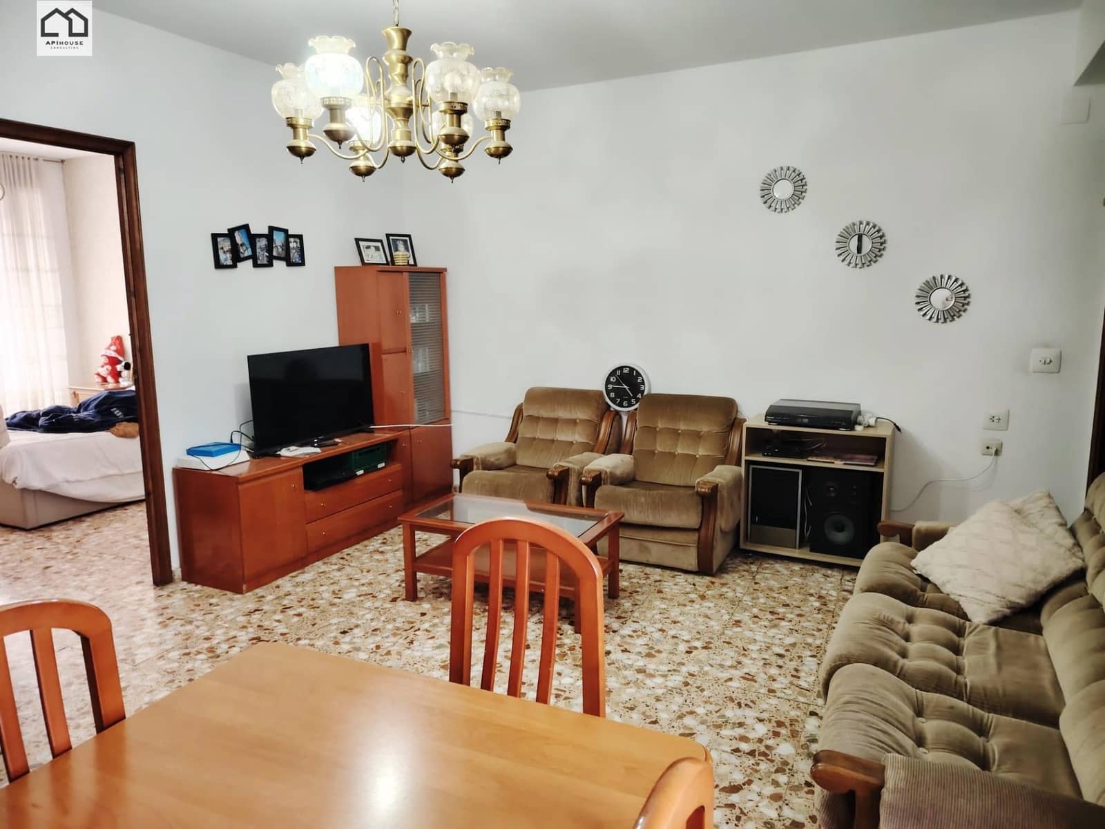 8 bedroom Apartment for sale in La Font de la Figuera - € 148,000 (Ref: 9506832)