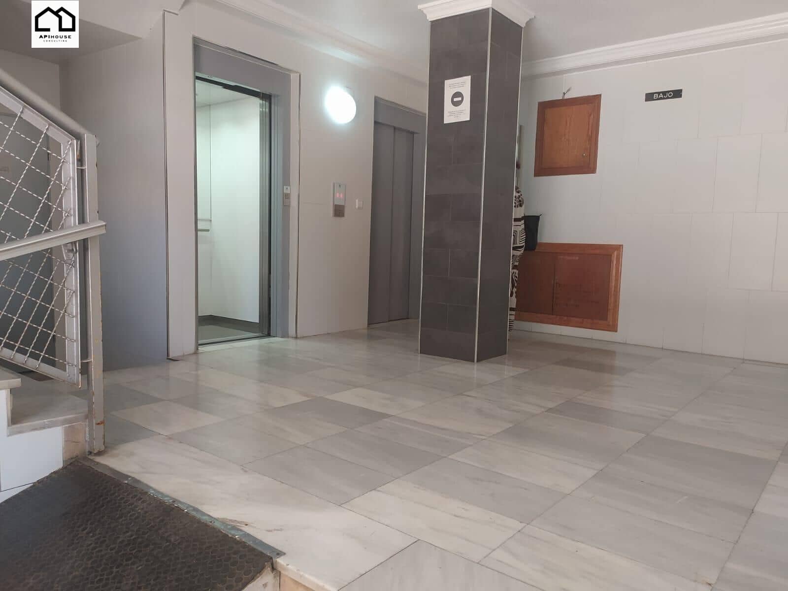 Studio for sale in Torrevieja - € 79,000 (Ref: 9506833)