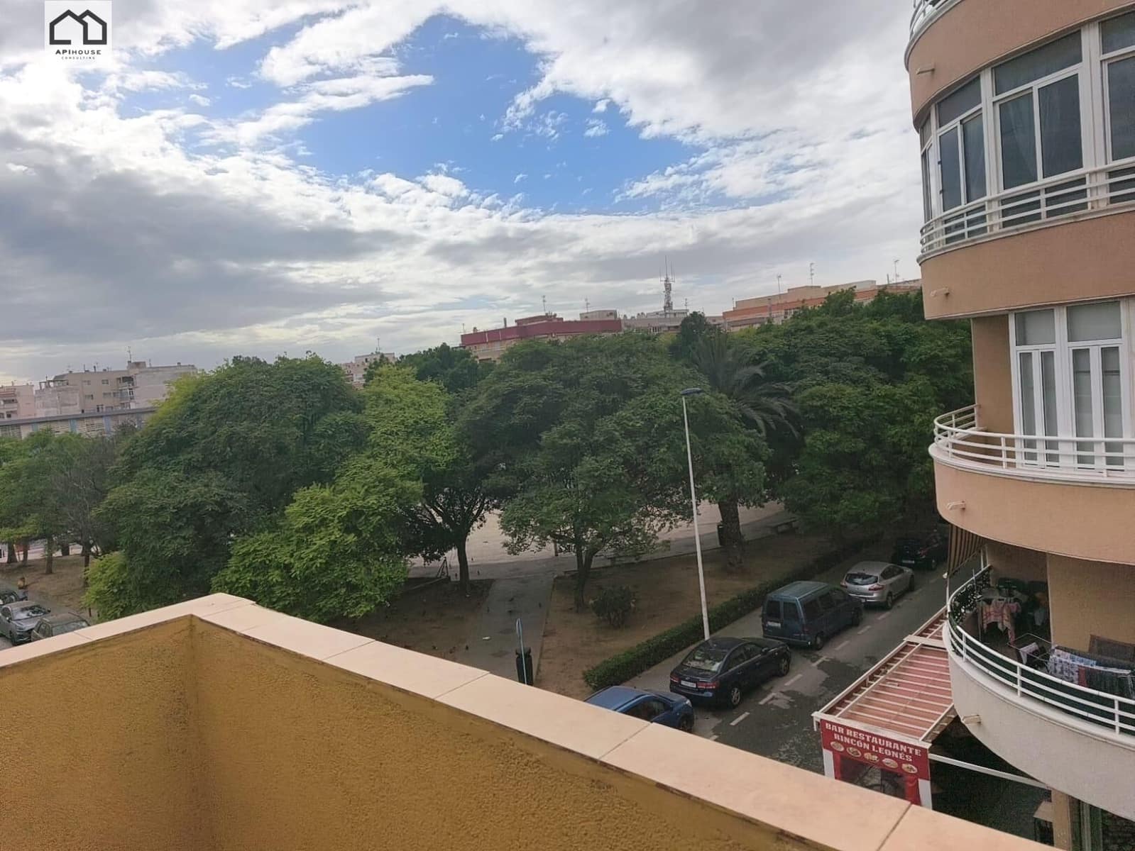 2 sypialnia Penthouse na sprzedaż w Torrevieja z garażem - 205 000 € (Ref: 9506836)