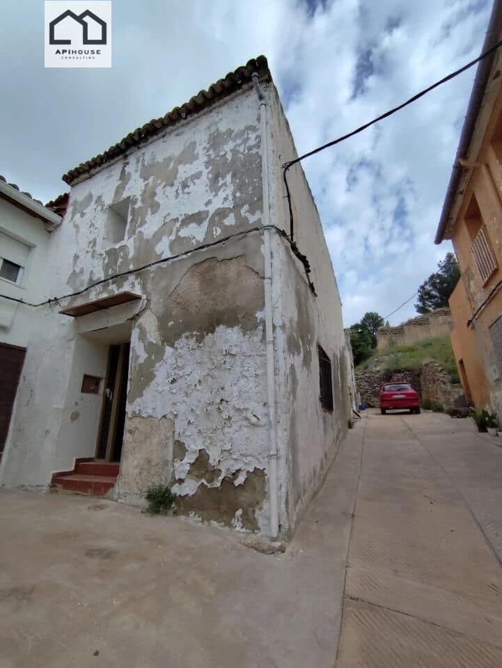 4 soveværelse Byhus til salg i Montesa - € 33.300 (Ref: 9506852)