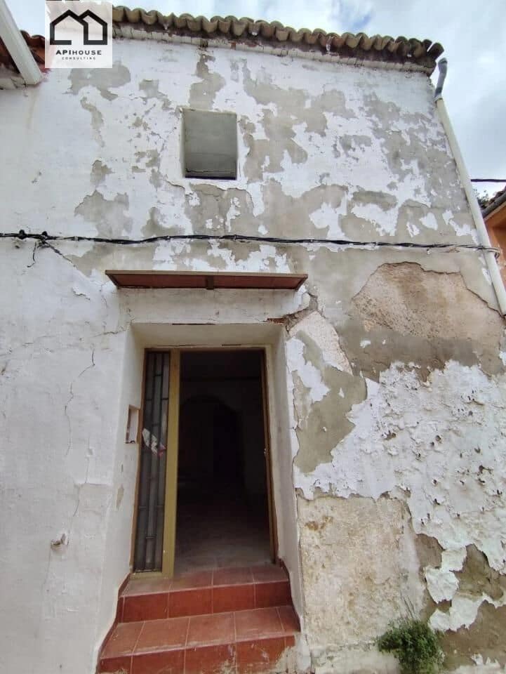 4 soveværelse Byhus til salg i Montesa - € 33.300 (Ref: 9506852)