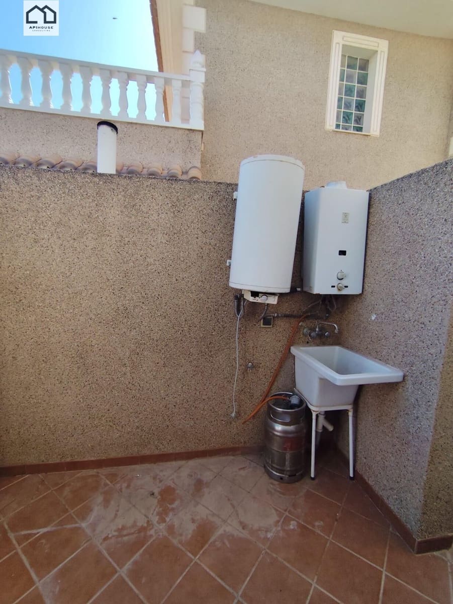 5 quarto Moradia para venda em Torrevieja com garagem - 320 000 € (Ref: 9506857)