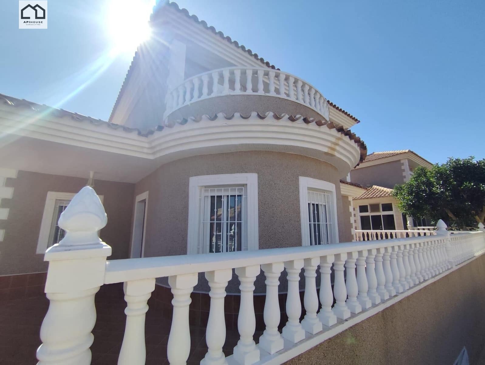 5 quarto Moradia para venda em Torrevieja com garagem - 320 000 € (Ref: 9506857)