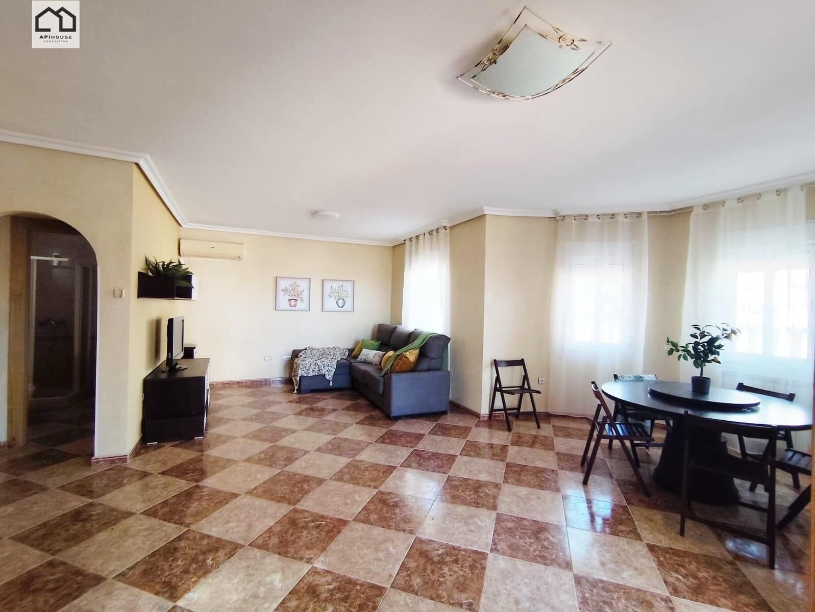 5 quarto Moradia para venda em Torrevieja com garagem - 320 000 € (Ref: 9506857)