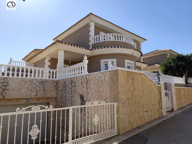 5 quarto Moradia para venda em Los Balcones - Los Altos, Torrevieja com garagem - 320 000 € (Ref: 9506857)