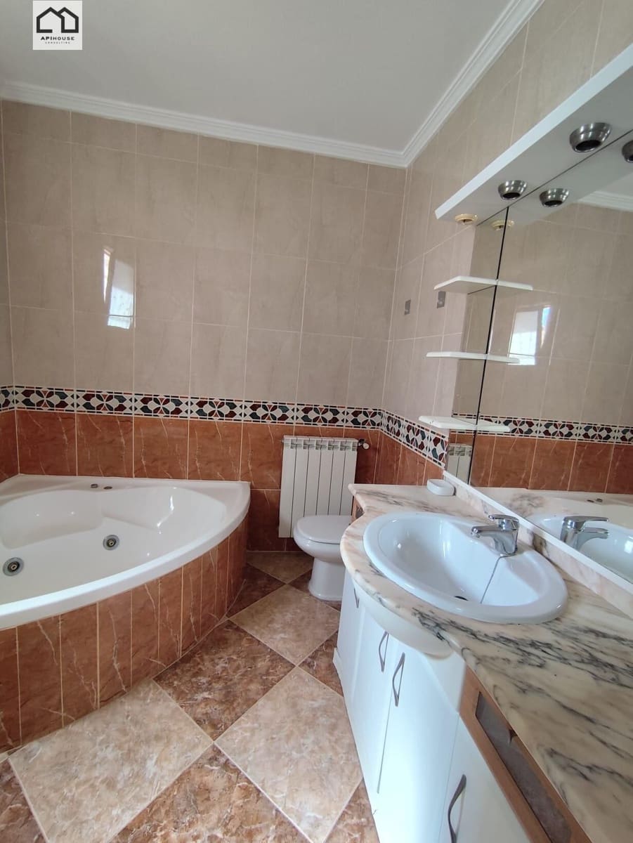 5 quarto Moradia para venda em Torrevieja com garagem - 320 000 € (Ref: 9506857)