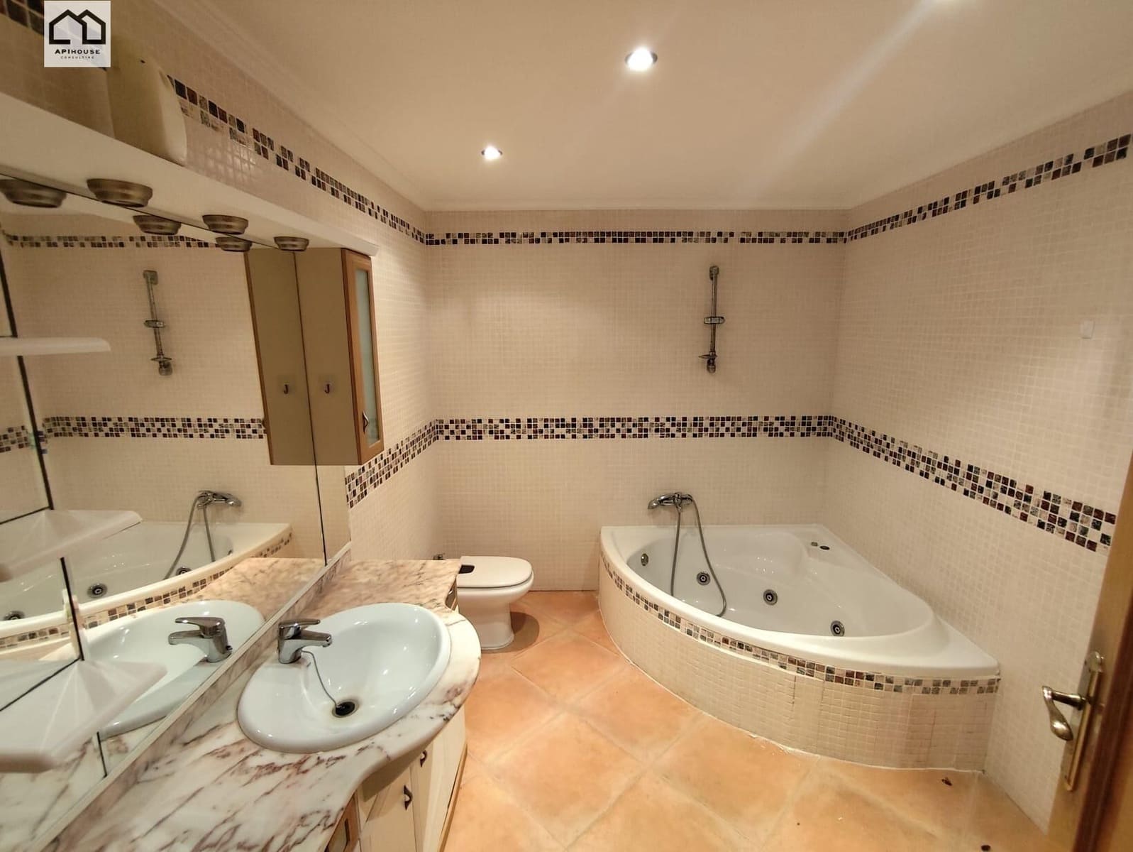 5 quarto Moradia para venda em Torrevieja com garagem - 320 000 € (Ref: 9506857)