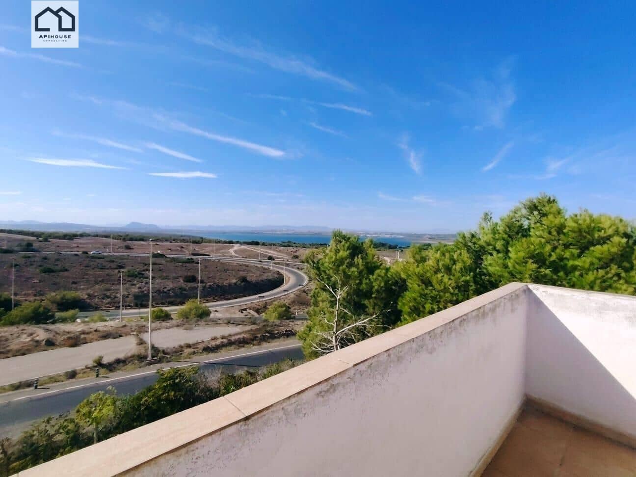 2 soverom Penthouse til salgs i Torrevieja med svømmebasseng - € 139 900 (Ref: 9506864)
