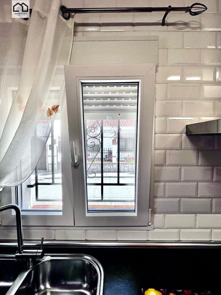 3 Zimmer Haus zu verkaufen in El Casar de Escalona mit Garage - 163.000 € (Ref: 9506867)