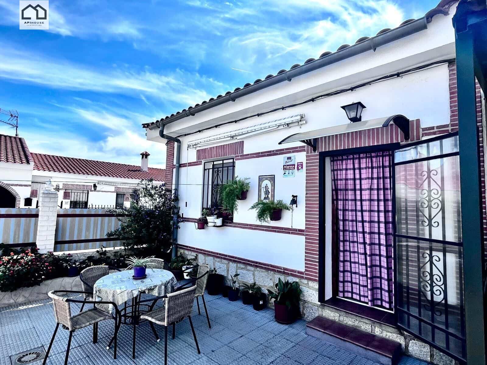 3 Zimmer Haus zu verkaufen in El Casar de Escalona mit Garage - 163.000 € (Ref: 9506867)