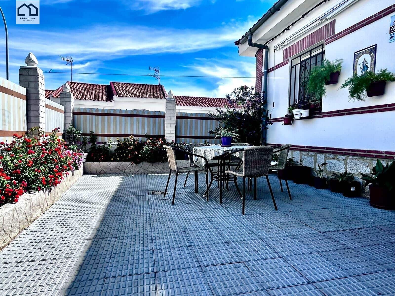 3 Zimmer Haus zu verkaufen in El Casar de Escalona mit Garage - 163.000 € (Ref: 9506867)