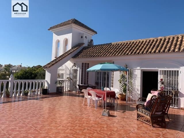 4 makuuhuone Huvila myytävänä paikassa La Zenia, Orihuela mukana 
autotalli - 899 500 € (Ref: 9506871)