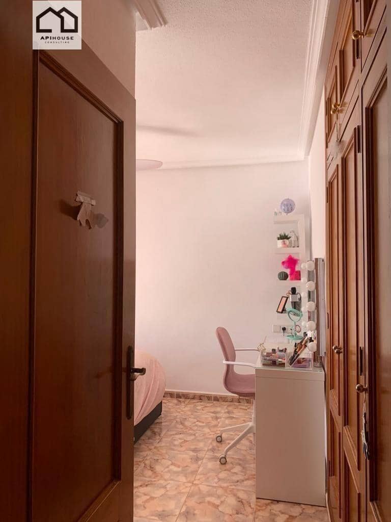 Negocio en La Zenia en venta - 899.500 € (Ref: 9506872)