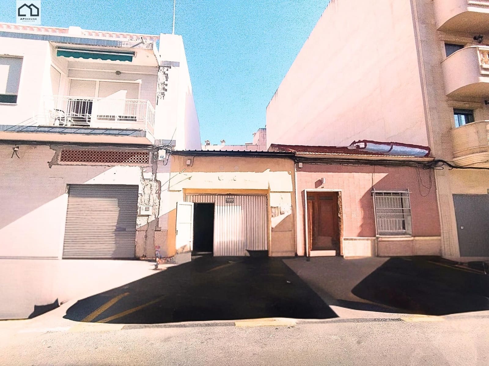 Townhouse for sale in Torrevieja - € 98,000 (Ref: 9506876)