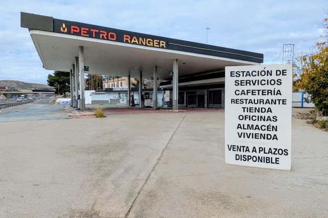 5 slaapkamer Bedrijf te koop in Monforte del Cid - € 535.000 (Ref: 9506883)