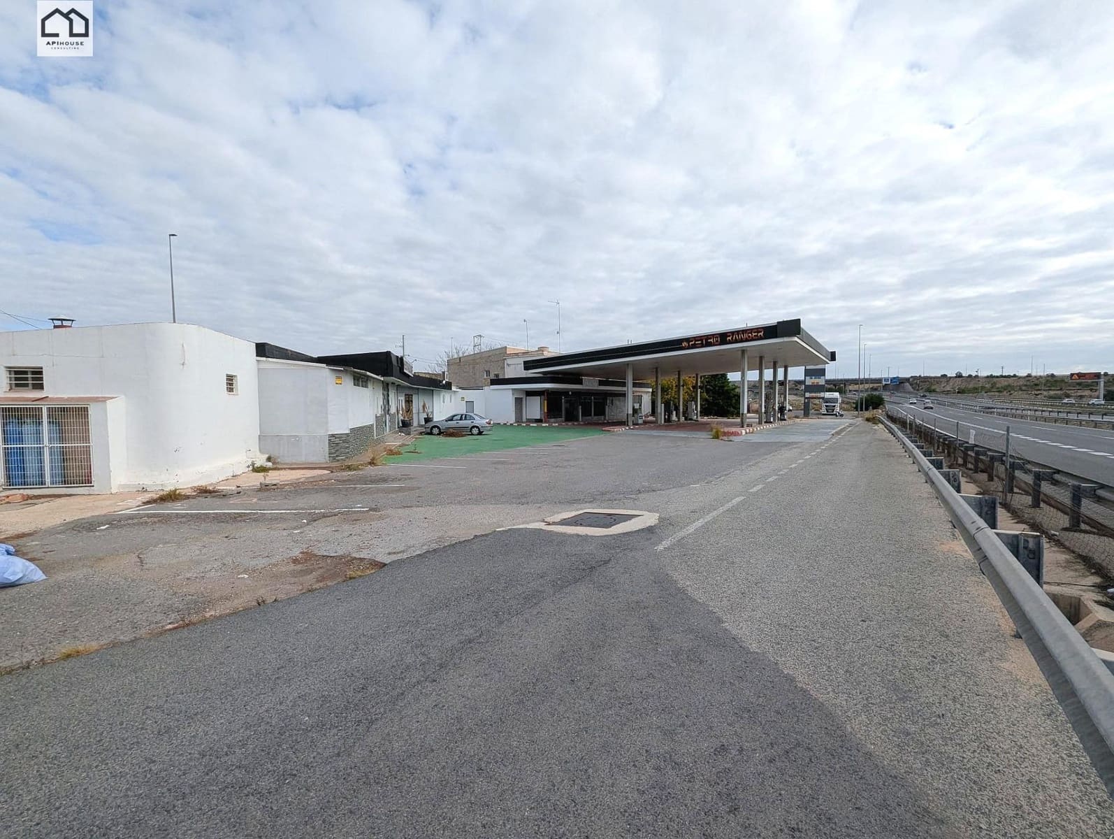 5 slaapkamer Bedrijf te koop in Monforte del Cid - € 535.000 (Ref: 9506883)