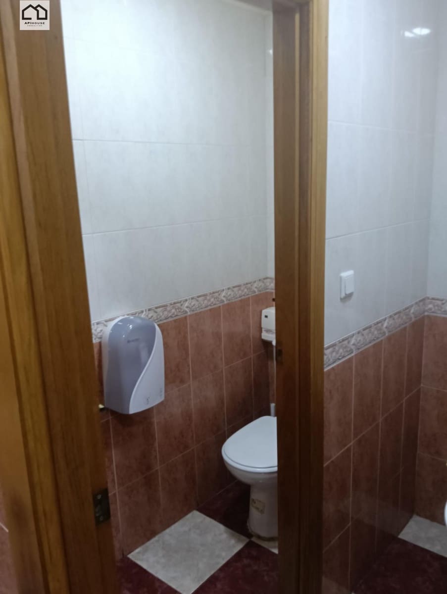 Commercieel te koop in Almoradi - € 210.000 (Ref: 9506888)