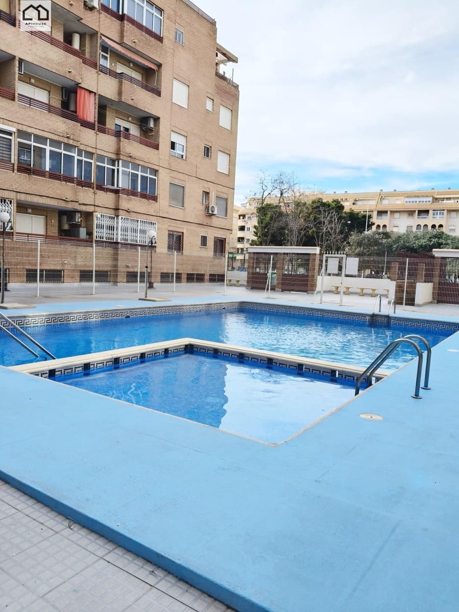 2 slaapkamer Appartement te koop in Torrevieja met zwembad - € 145.000 (Ref: 9527887)