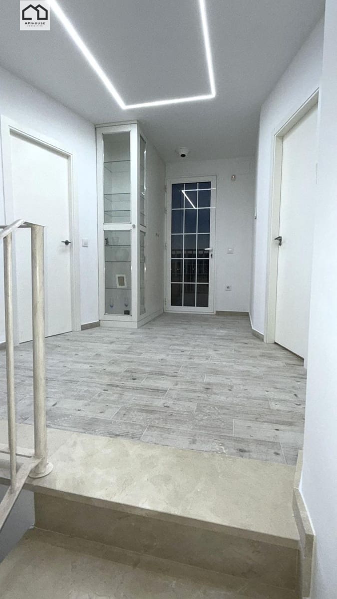 Chalet de 6 habitaciones en Pinoso en venta con piscina - 445.000 € (Ref: 9530433)