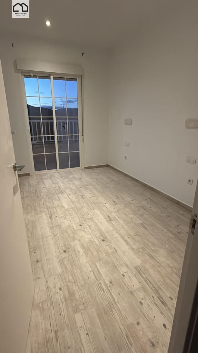 Chalet de 6 habitaciones en Pinoso en venta con piscina - 445.000 € (Ref: 9530433)