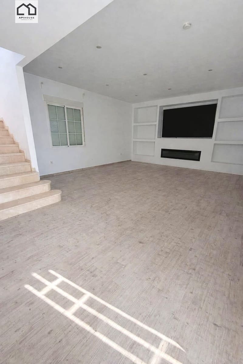 Chalet de 6 habitaciones en Pinoso en venta con piscina - 445.000 € (Ref: 9530433)