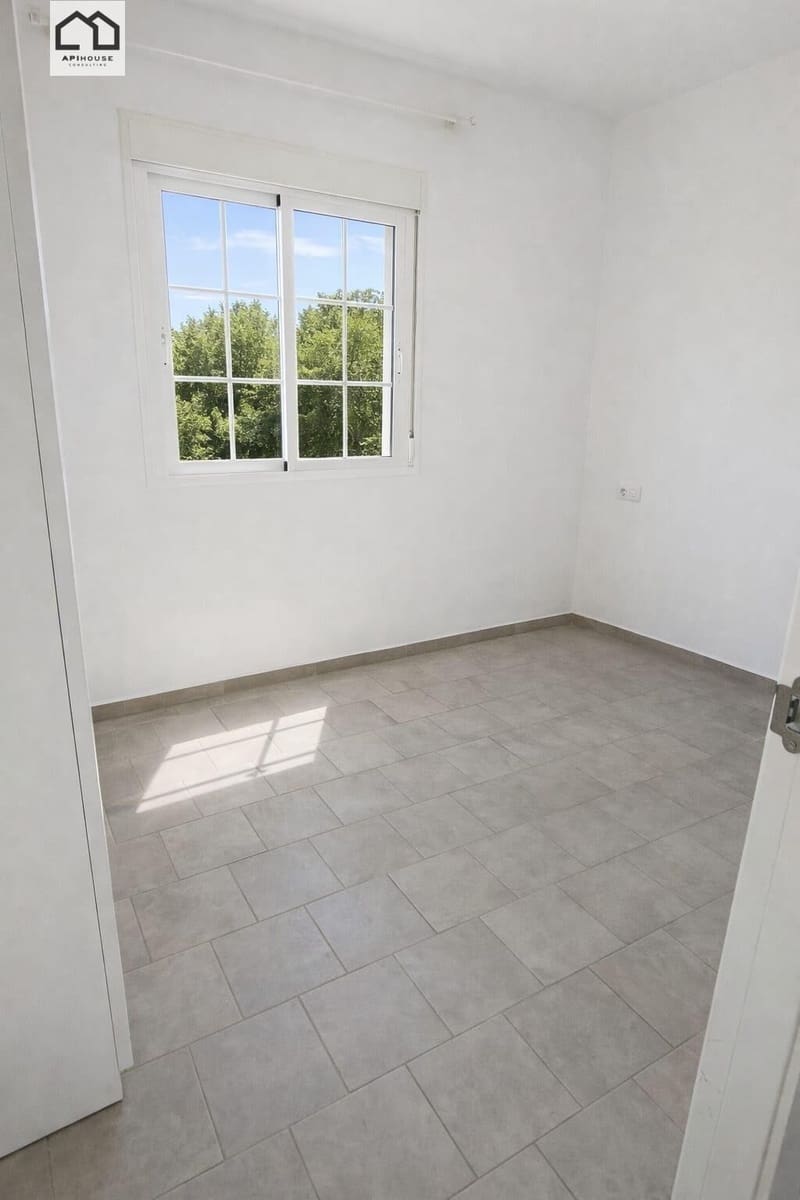 Chalet de 6 habitaciones en Pinoso en venta con piscina - 445.000 € (Ref: 9530433)