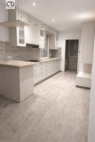 6 makuuhuone Huvila myytävänä paikassa Pinoso mukana uima-altaan - 499 000 € (Ref: 9530433)