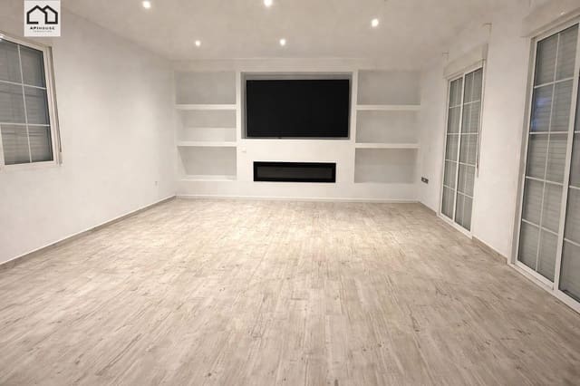 6 makuuhuone Huvila myytävänä paikassa Pinoso mukana uima-altaan - 499 000 € (Ref: 9530433)