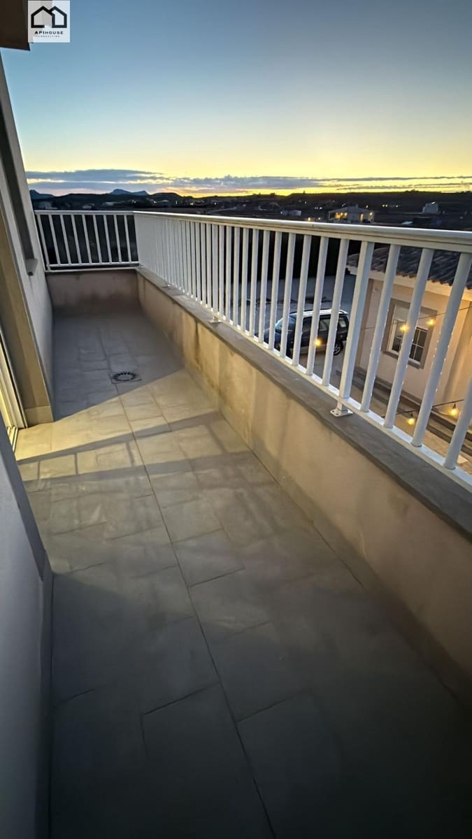 Chalet de 6 habitaciones en Pinoso en venta con piscina - 445.000 € (Ref: 9530433)