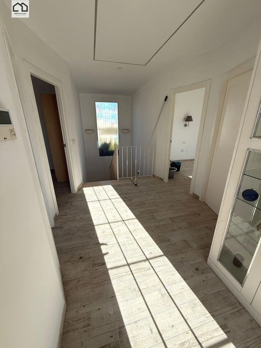 Chalet de 6 habitaciones en Pinoso en venta con piscina - 445.000 € (Ref: 9530433)