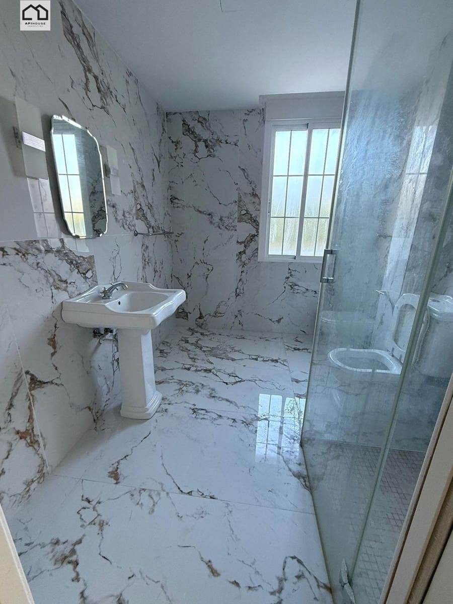 Chalet de 6 habitaciones en Pinoso en venta con piscina - 445.000 € (Ref: 9530433)