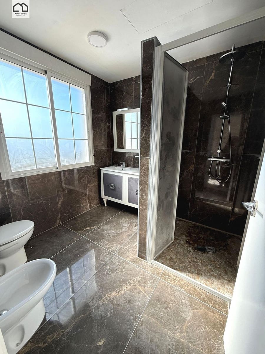 Chalet de 6 habitaciones en Pinoso en venta con piscina - 445.000 € (Ref: 9530433)