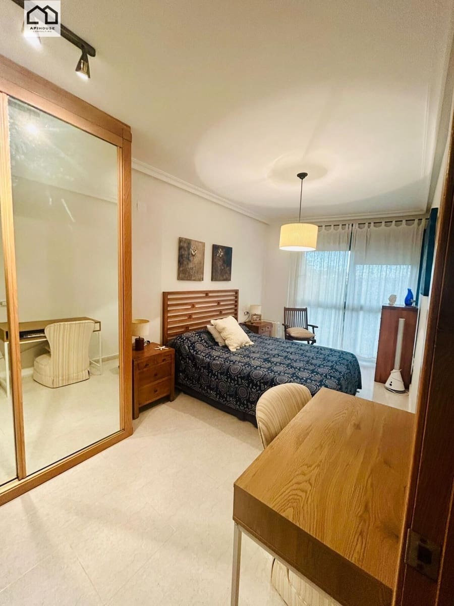 2 quarto Apartamento para venda em La Veleta com piscina - 293 000 € (Ref: 9535837)