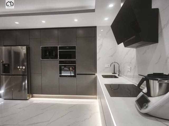 3 soverom Leilighet til salgs i Centro, Torrevieja med garasje - € 355 000 (Ref: 9551913)