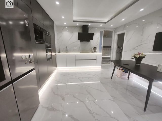 3 soverom Leilighet til salgs i Centro, Torrevieja med garasje - € 355 000 (Ref: 9551913)