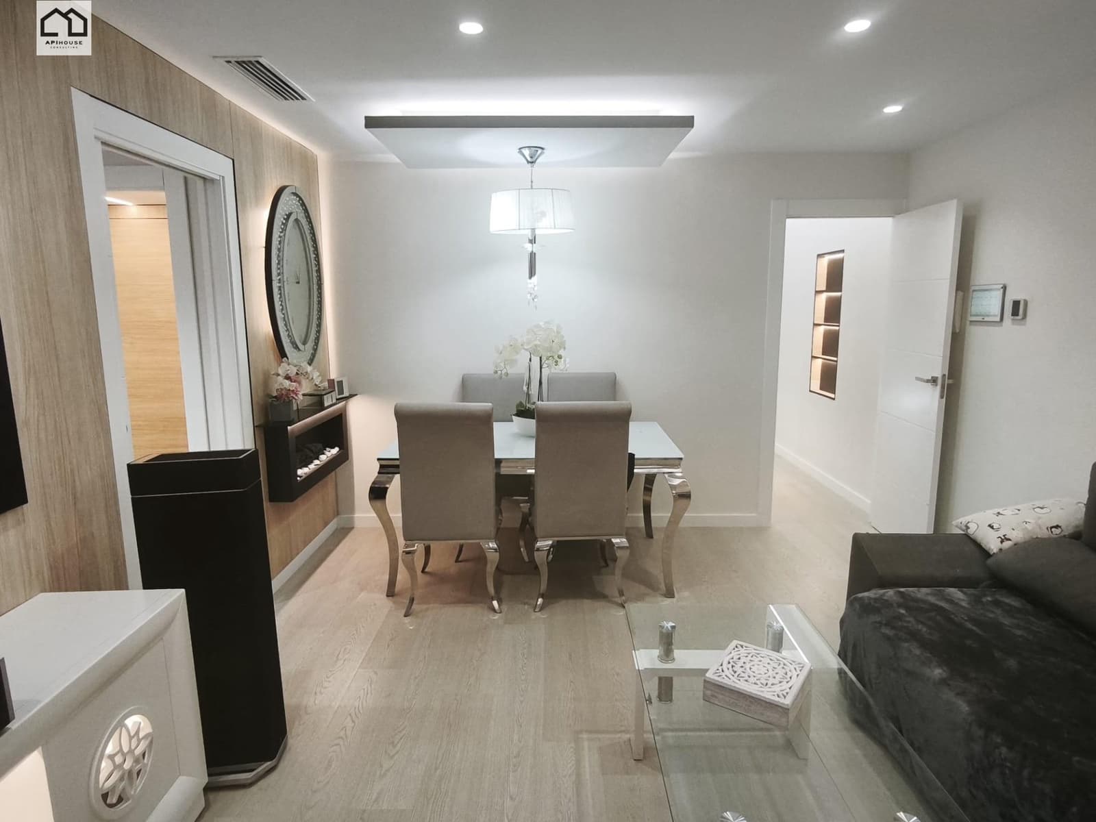 3 bedroom Flat for sale in Torrevieja with garage - € 355,000 (Ref: 9551913)