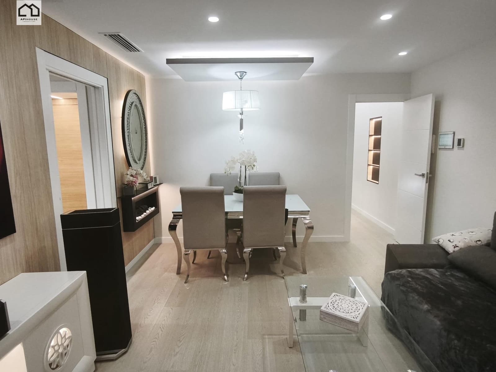 3 bedroom Flat for sale in Torrevieja with garage - € 355,000 (Ref: 9551913)