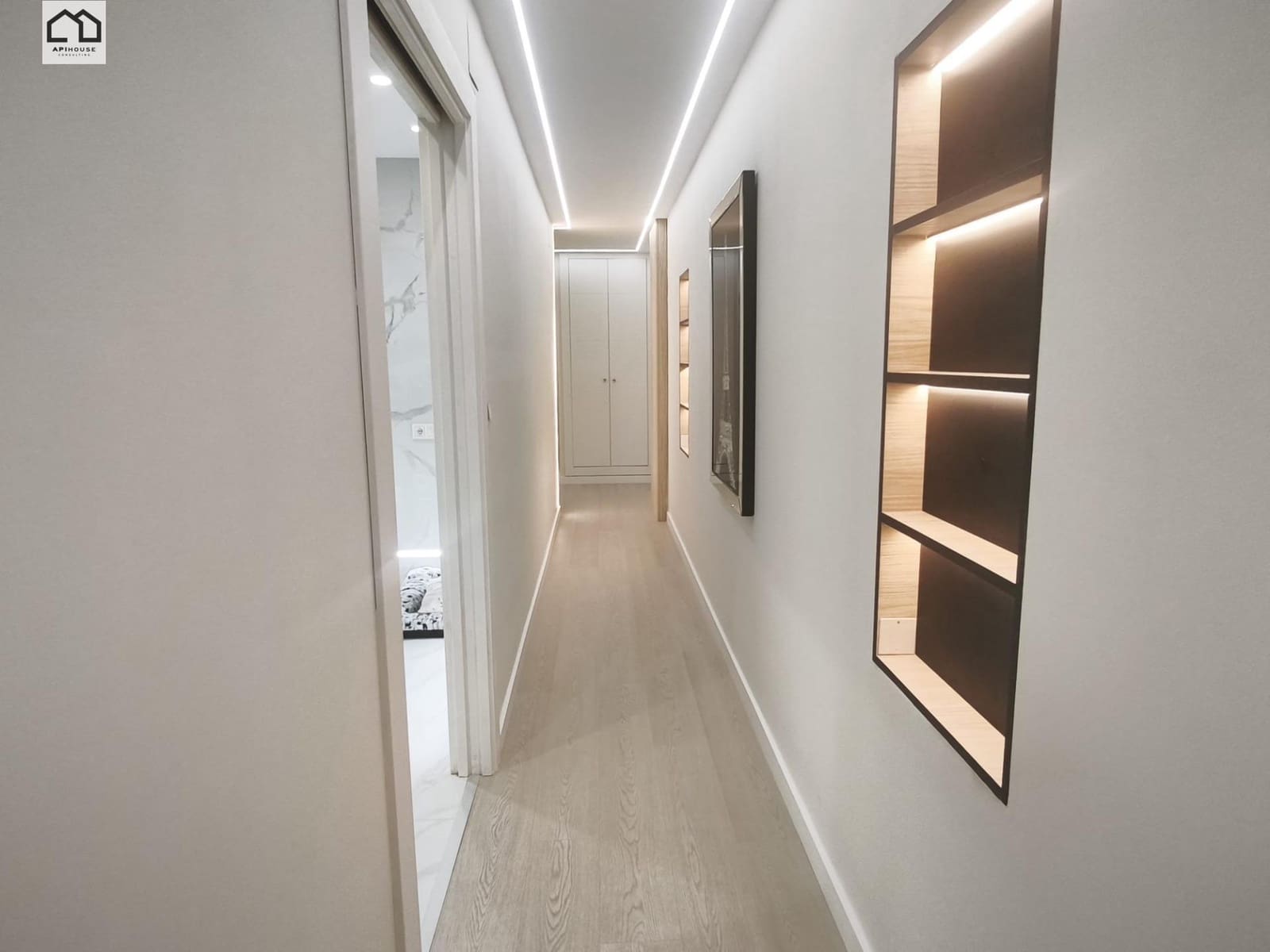 3 bedroom Flat for sale in Torrevieja with garage - € 355,000 (Ref: 9551913)