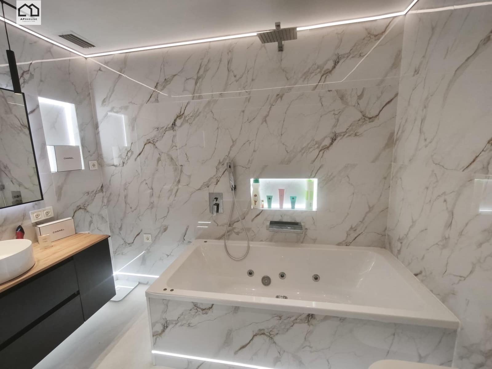 3 bedroom Flat for sale in Torrevieja with garage - € 355,000 (Ref: 9551913)