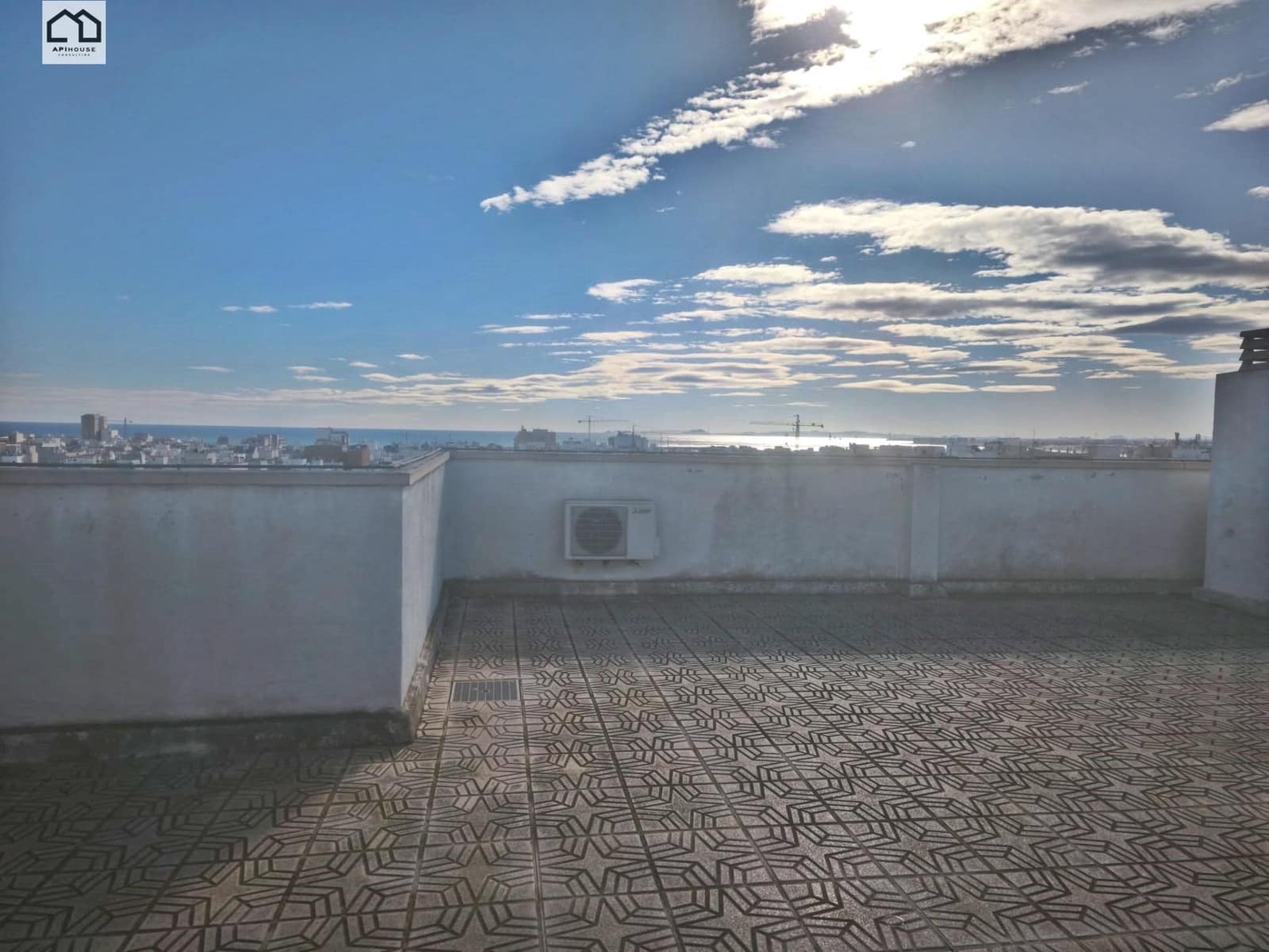 3 bedroom Flat for sale in Torrevieja with garage - € 355,000 (Ref: 9551913)