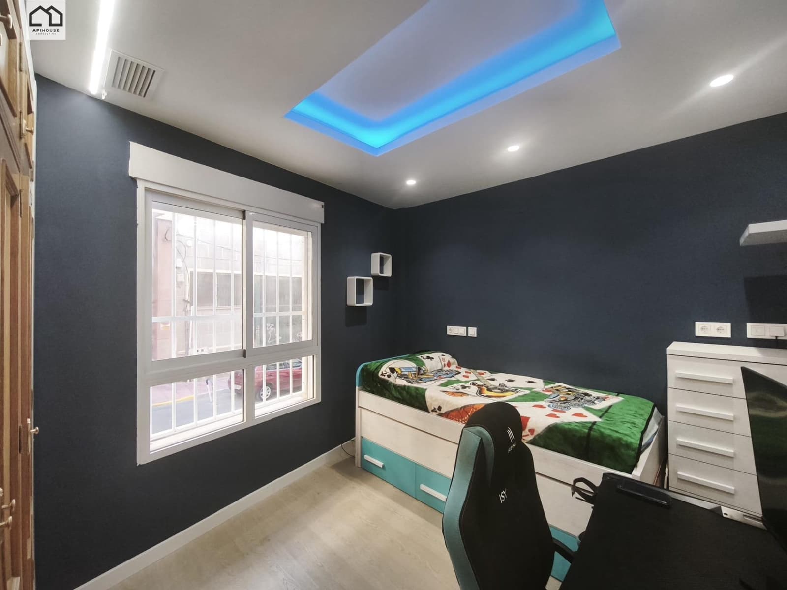 3 bedroom Flat for sale in Torrevieja with garage - € 355,000 (Ref: 9551913)