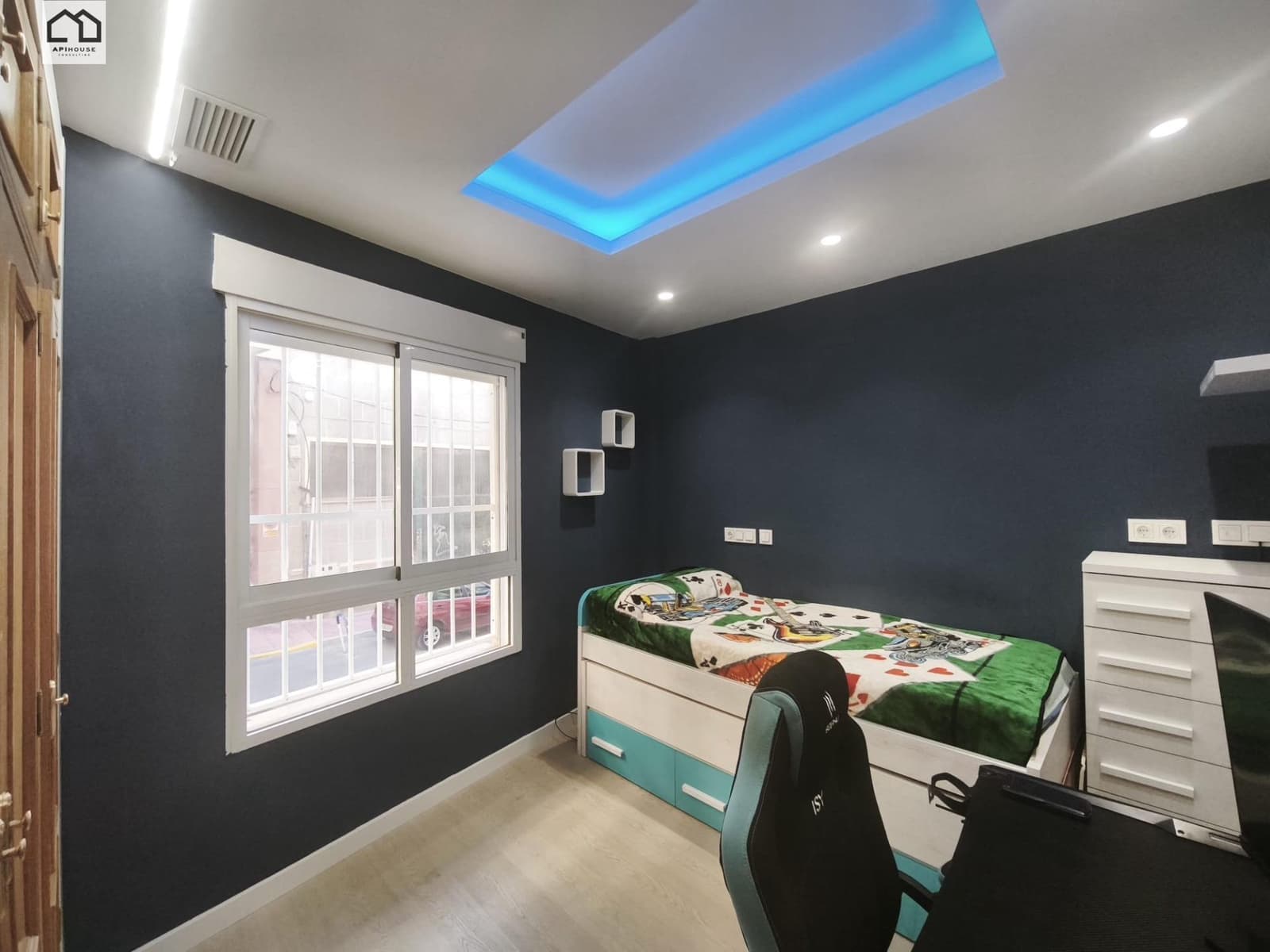 3 bedroom Flat for sale in Torrevieja with garage - € 355,000 (Ref: 9551913)