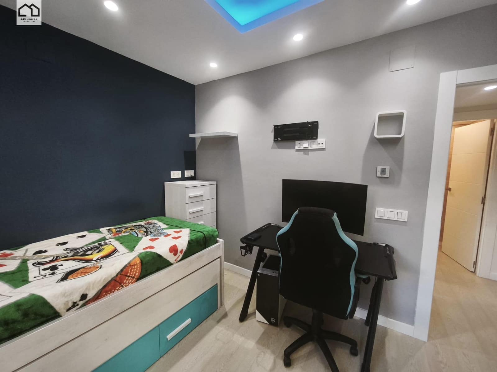 3 bedroom Flat for sale in Torrevieja with garage - € 355,000 (Ref: 9551913)