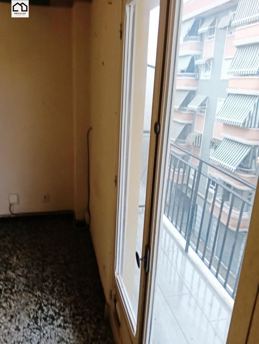 Apartamento de 4 habitaciones en Elche / Elx en venta - 126.000 € (Ref: 9674497)