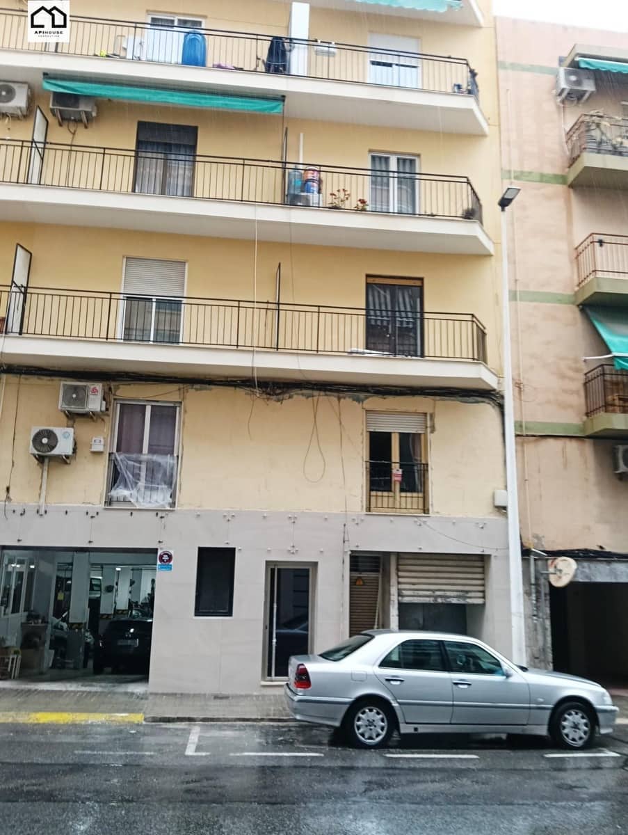 Apartamento de 4 habitaciones en Elche / Elx en venta - 126.000 € (Ref: 9674497)