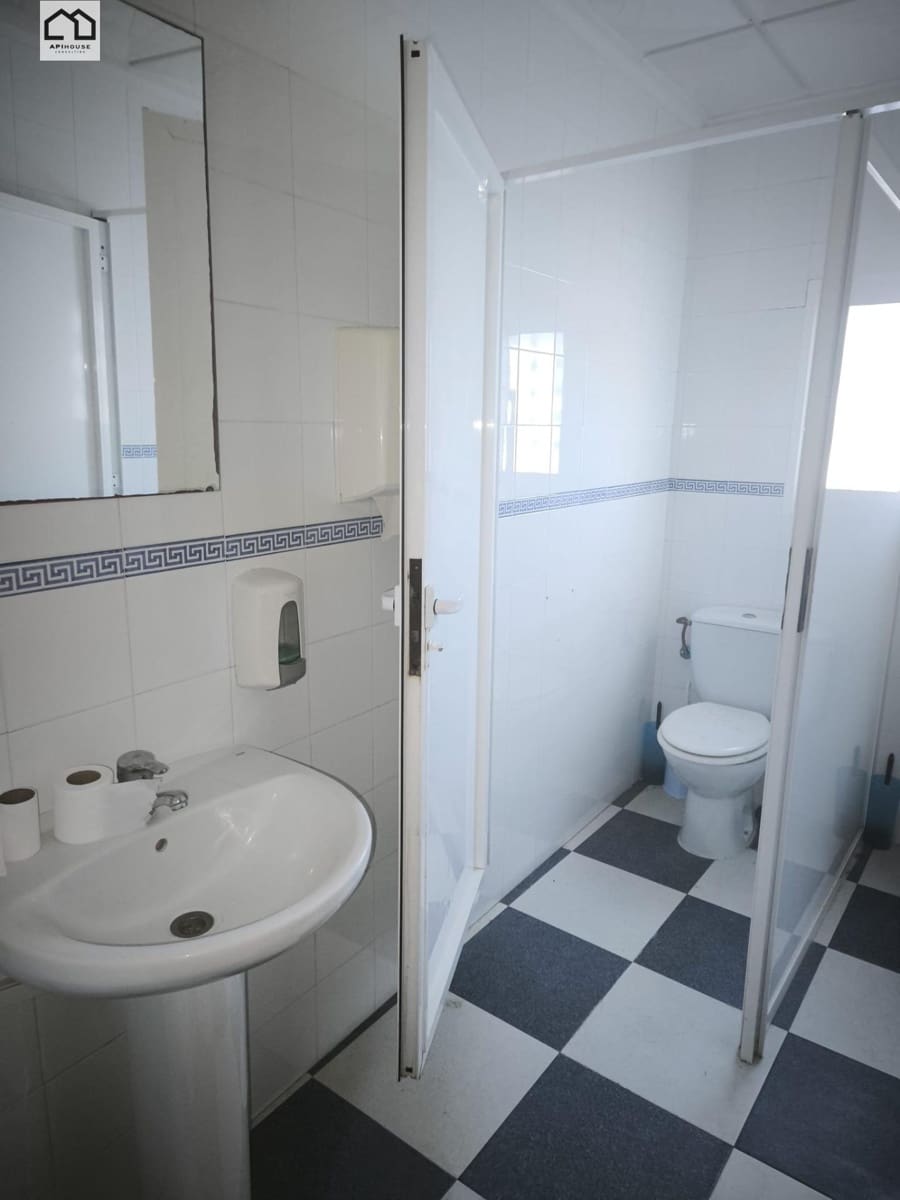 3 sovrum Företag till salu i Blue Lagoon med pool garage - 375 000 € (Ref: 9702134)