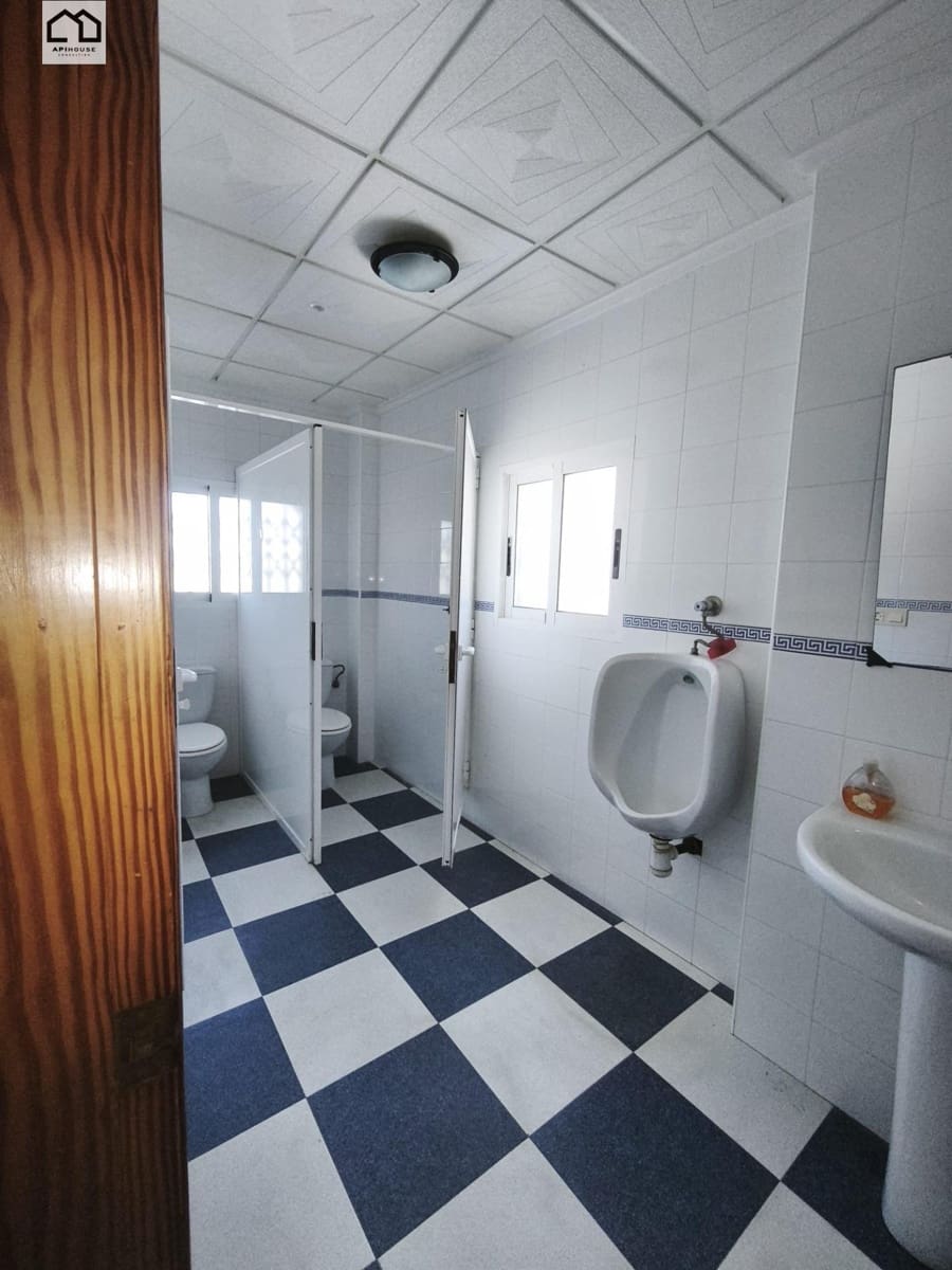 3 sovrum Företag till salu i Blue Lagoon med pool garage - 375 000 € (Ref: 9702134)