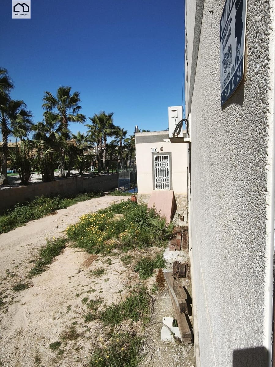 3 sovrum Företag till salu i Blue Lagoon med pool garage - 375 000 € (Ref: 9702134)